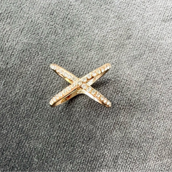 BRAND NEW Cross Stripes Diamond Ring, size 6-8 - Picture 2 of 6